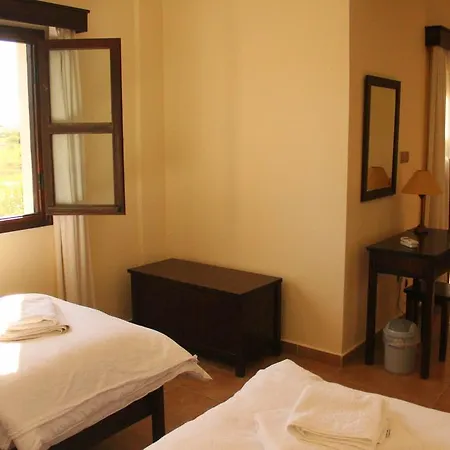 Carparis Guest house *